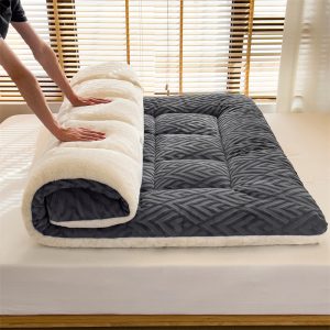Lamb Wool Mattress Pad, Thickened for Winter, Suitable for Student Dormitories, Single Sponge Warm Tatami Mat, Winter Home Use Pad
