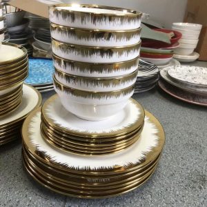 18-Piece Gold-Rimmed Ceramic Dinnerware Set