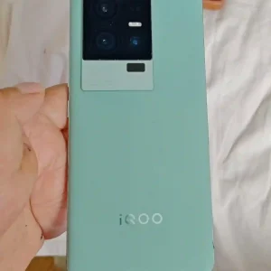 Used iQOO 11 5G, 6.78-inch 144Hz AMOLED, 12GB/256GB – Legend – 5G Gaming Smartphone