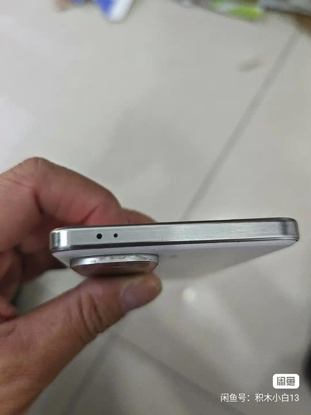 Used Vivo iQOO Neo 10 Pro, 6.78-inch AMOLED, 16GB/1TB – Silver – 5G Flagship Gaming Smartphone - Image 3
