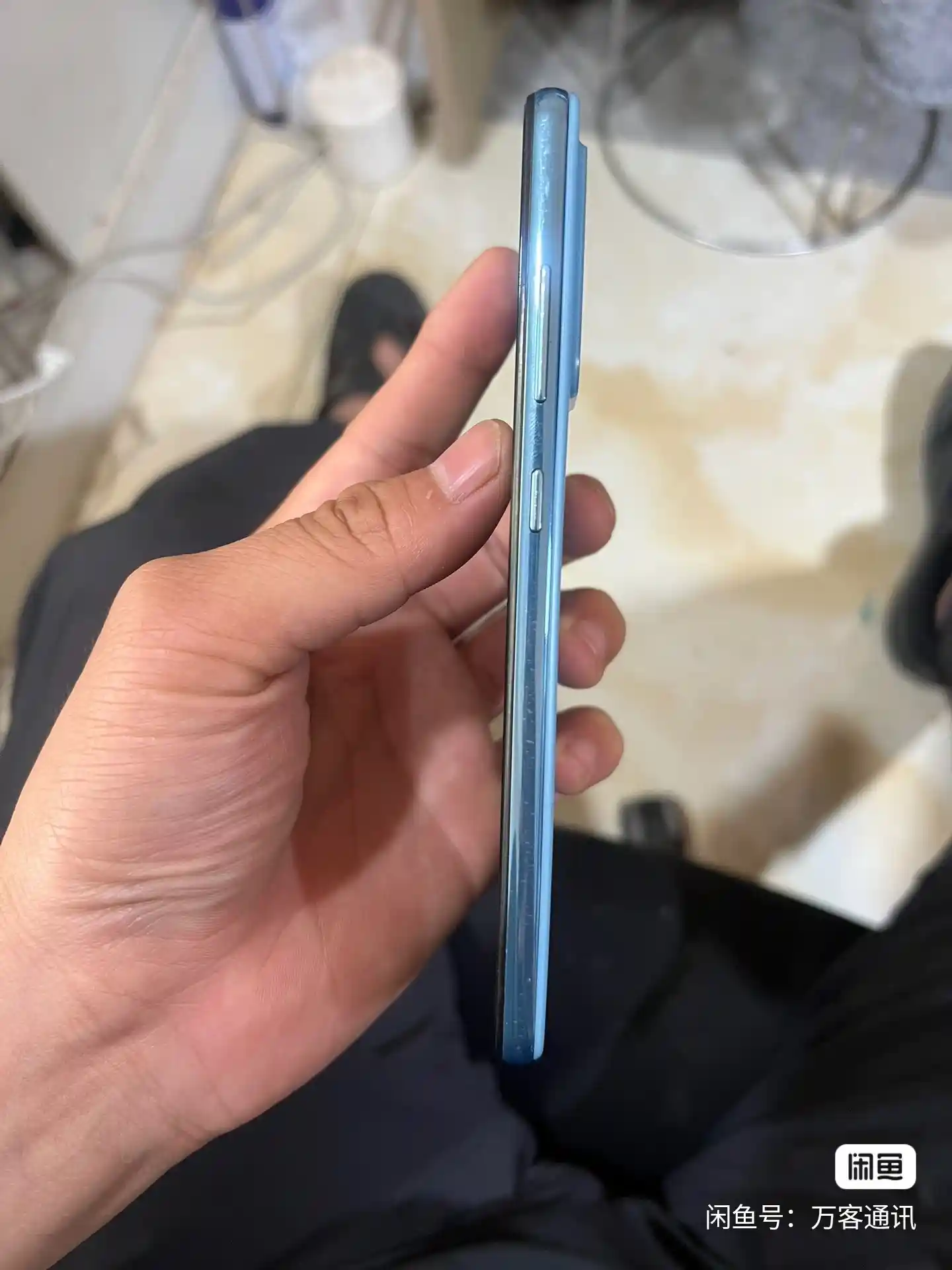 Used Samsung Galaxy A52 | 6.5-inch Super AMOLED, 6GB/128GB – Awesome Blue – 4G Smartphone - Image 3